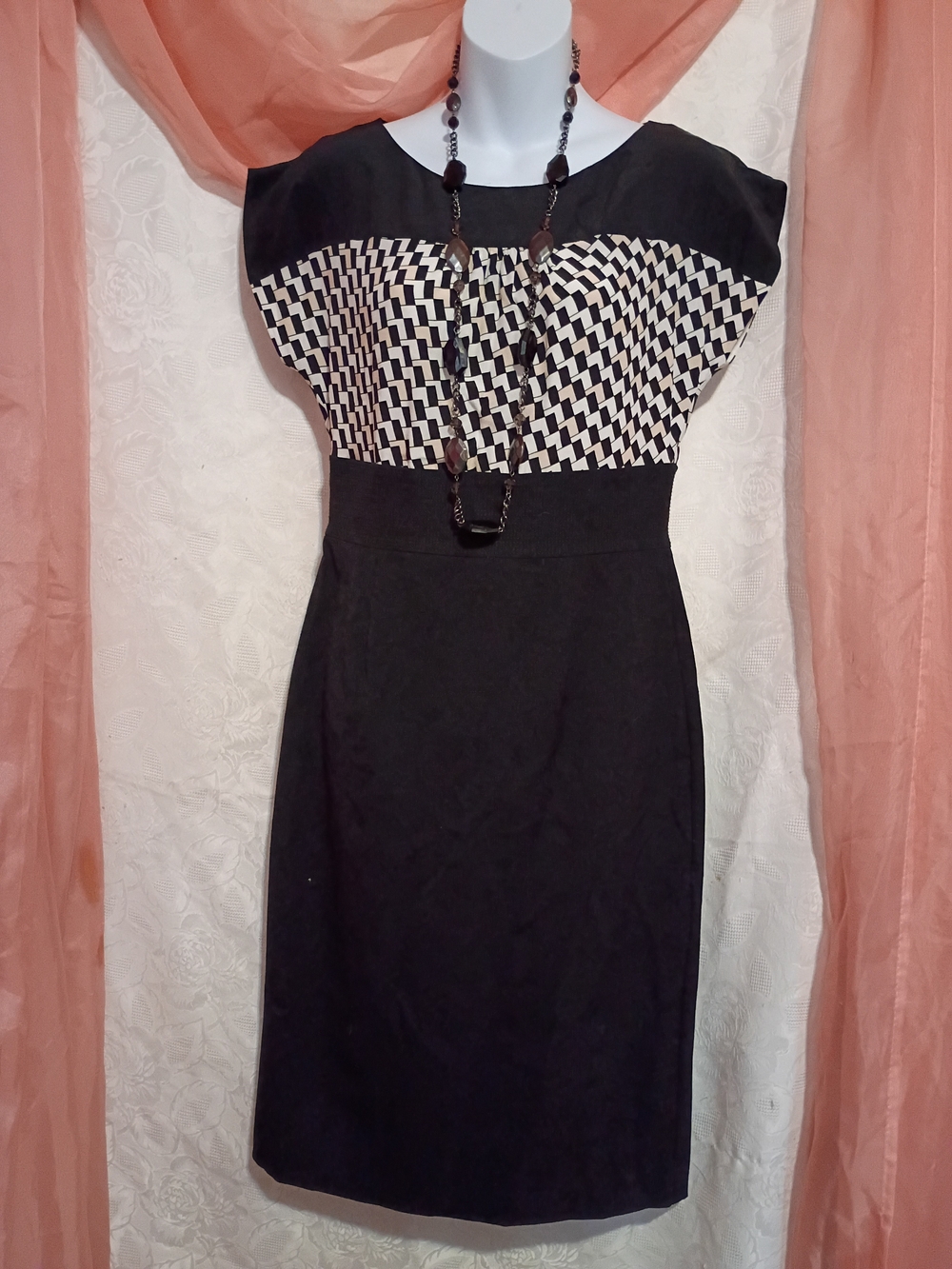 White House Black Market Ladies Silk Blk Cream & White Geo Midi Dress Sz 4